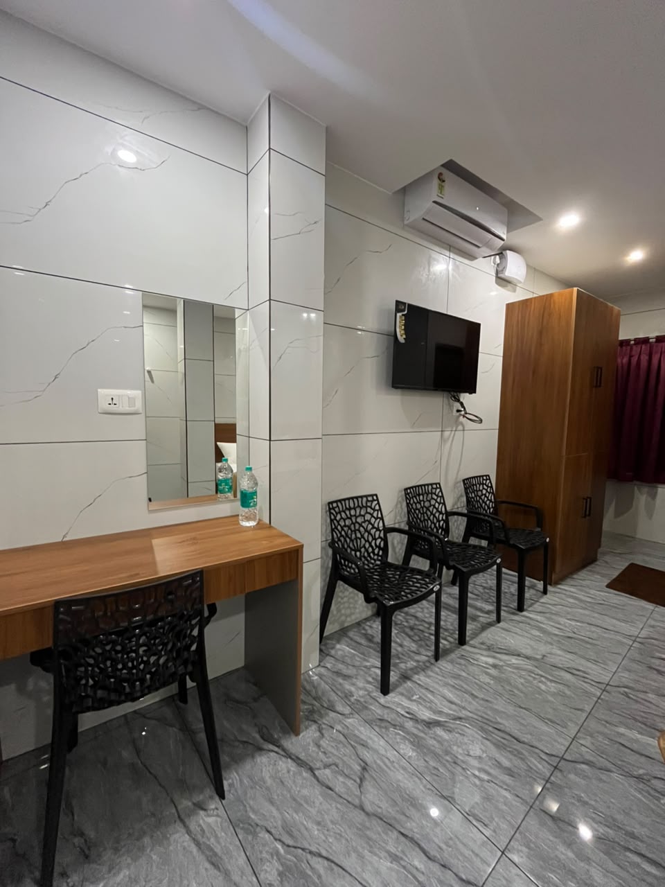 Anas Residency